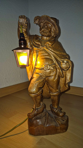 Beleuchtete holzfigur - beleuchtete,